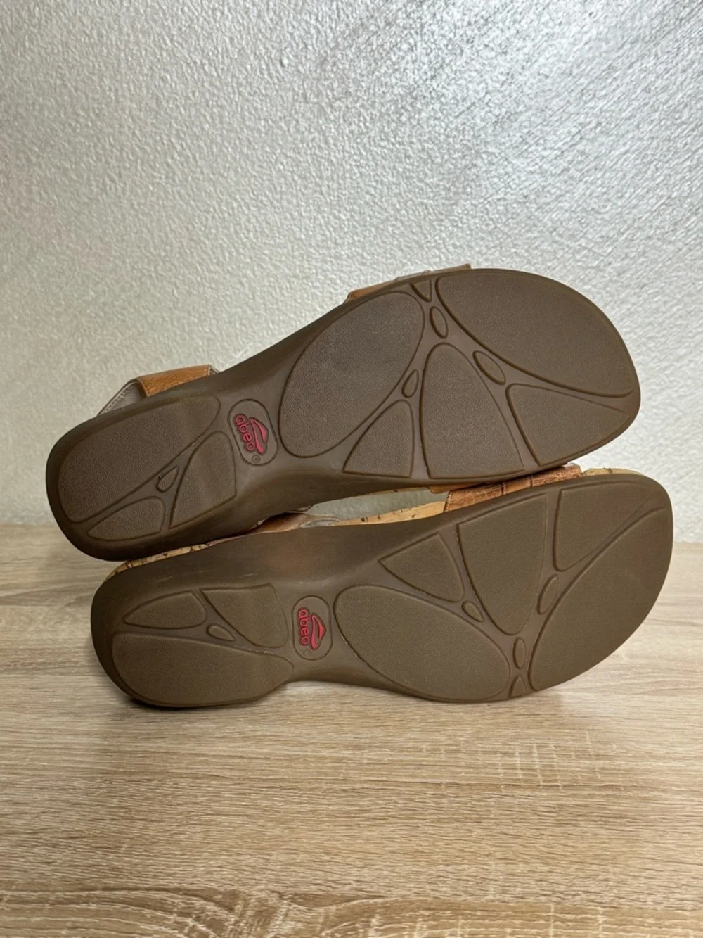 Abeo Nora Sz 11M Neutral Mid Heel Stone Brown Leather Cork Footbed Sandal Comfy - Picture 6 of 10